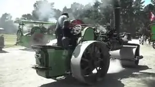 Christchurch New Zealand: Traction Engine at Macleans Island