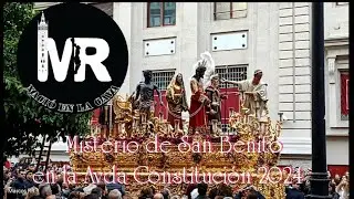 El misterio de San Benito en la Avda. de la Constitución en 2024 bajo una leve llovizna.