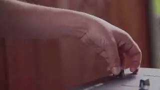 DJ Woody Crab scratch in slow motion