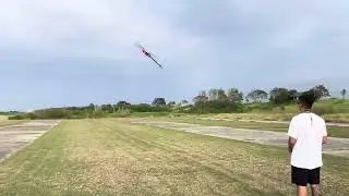 Kenny ko flying his Specter 700V2