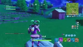 Fortnite playing squads with 2 people