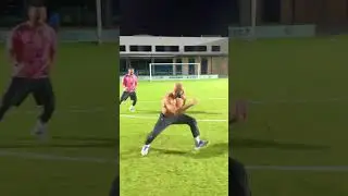 ТЕЛОХРАНИТЕЛЬ МЕССИ ЗАБИВАЕТ НЕВЕРОЯТНЫЙ ГОЛ 😳🤯