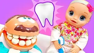 La bambola Baby Alive impara come lavarsi i denti. Come giocare con il pongo per i bambini piccoli