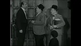 Lachen Sie mit Stan & Ollie - Als Rekruten - Vergiss deine Sorgen Uncut Restauriert