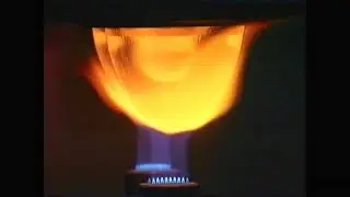 Scenes bedrijfsfilm Philips Lighting Winschoten 1989