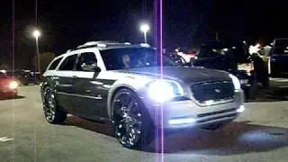 Dodge Magnum on 28's and Nissan Murano on 26's