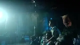 (WARNING FLASHING LIGHTS!) Jurassic World: The Experience: Meeting Two Meat Eating Dinosaurs in 2025