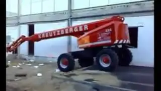 Hebeb&uuml;hne Steiger lustiger Unfall