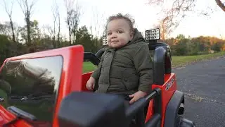 МЫ ПОДАРИЛИ НАШЕМУ ГОДОВЩИНЕ КРУТУЮ МАШИНКУ || JOYMOR RIDE ON JEEP ПОЛНЫЙ ОБЗОР || THE DECKS VLOGMAS