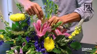 Bloomtube - How to make an arrangement with lily, chrysanthemum and summer flowers