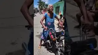 El barrio de las locurasYo se m&aacute;s que usted #humor #IA #reelviral #reelvir #videoviralシ #reelsviralシ
