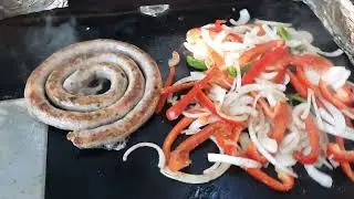 SAUSAGE, PEPPERS & ONIONS ON THE 22INCH BLACKSTONE GRIDDLE 9/28/25