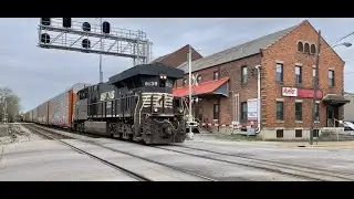 Trains With DPU Locomotives Shoving The Rear In Lockland, Ohio & Trains Passing On Bridge Cincinnati