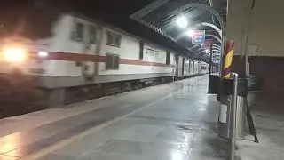 09465/Ahmedabad-Darbhanga Clone Humsafar Skipping Mahemdavad Kheda Road At Full MPS