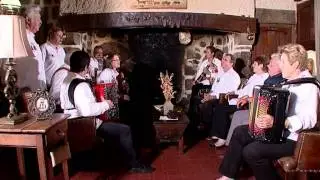Lou Cantou par les Cabrettes et Accordéons des Burons de Pailherols