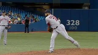 BOS@TOR: Escobar pitches a perfect 8th in Sox debut