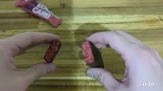 Trying Noshu Low Carb Indulgence Cherry Ripe Bar