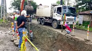 Isuzu Giga Dump Truck Loading Jonyang JY623E Excavator Digging Soil 