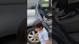 Park at a church and buy French fries 在教堂趴车场停车买薯条