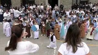 Los escolares de ‘La Inmaculada’ realizan un pasacalles por el Día de Todos los Santos