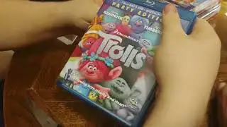 Trolls (Party Edition) Blu-ray Unboxing