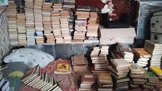 Ніде спати, книги геть на ліжку. Завалив повну хату книгами з макулатури. @Knyg_bai #барахолка