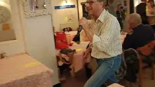 Iemand heeft je pijn gedaan. (John Terra)