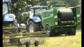 Tony O`Mahony baling silage