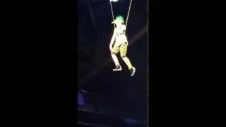 Katy Perry - Walking On Air (Live from Lyon Halle Tony Garnier, 20 f&eacute;vrier 2015)