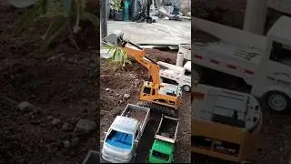 RC EXCAVATOR | MOBIL BEKO #shorts #rc #satisfying #oddlysatisfying #toy