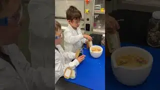 Activit&eacute; d'initiation aux sciences pour des tout-petits