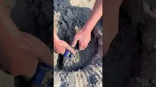 Extracting a drink in river sand #experiment #camping #survival #outdoors #lifehacks #shorts #food