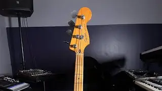 How to create a simple bass line with a chromatic scale #bassgroove #basslesson 