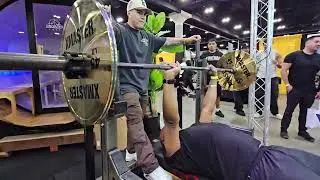 The Fit Expo in Los Angeles Convention Center- lifting 45LB