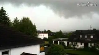 Heftiger Knall bei Naheinschlag  - Donner unmittelbar nach Blitz: