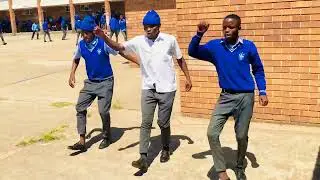 school kids dancing to _leemckrazy-bafunani❤️🔥