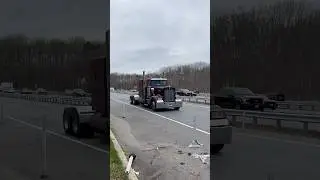 Friendly Driver Behind The Controls of a Kenworth W900 Bobtail #shorts #shortsviral #trending