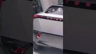 Nissan crossover concept car tail lights