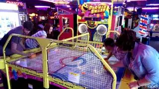 Extreme Air Hockey! (Pacman Smash)