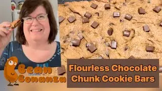 Flourless Chocolate Chunk Bars - made with #beans #chocolate - Bean Bonanza!