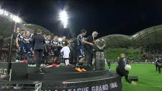 Frank Lowy stack on Live TV (A-League Grand Final 2015)