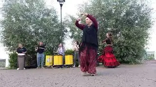 Групповая импровизация с уличными музыкантами/Group improvisation with street musicians
