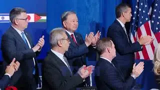 Лидер партии присутствует на первом заседании Совета мира Газы в США.