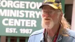 Muslim Man Feeds the Homeless for Free