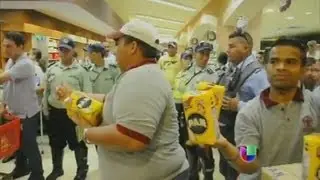 Literalmente los venezolanos se están peleando por la comida - Noticiero Univision