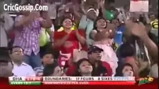 shahid afridi biggest six 230 meters(smash away the ground BPL