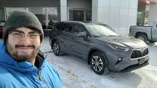 Toyota Highlander XLE AWD 2025 года в цвете «Магнитный серый металлик»