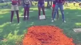 Girls Dancing On Grave Dubsmash - Stan Twitter