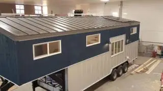 TOP 2 Luxurious Tiny Houses With A Full Kitchen + MORE !!