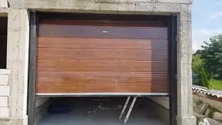 usa garaj imitatie lemn stejar auriu automata cu motor electric si telecomanda ieftina la pret